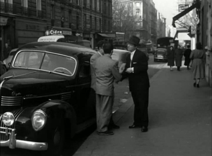 1939 Chrysler Royal 4-door Sedan