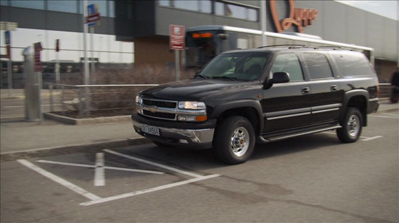 2001 Chevrolet Suburban LS 2500 Tri-Star [GMT830]