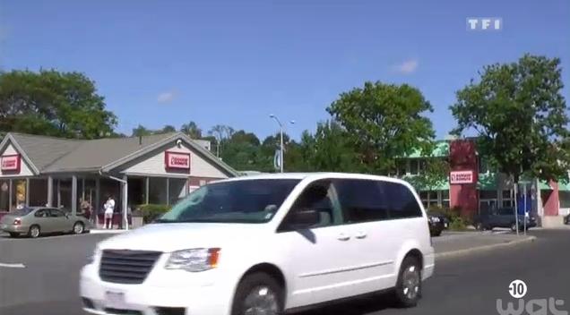 2009 Chrysler Town & Country LX [RT]