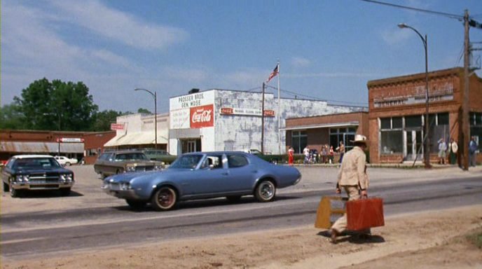 1968 Oldsmobile Cutlass Town Sedan