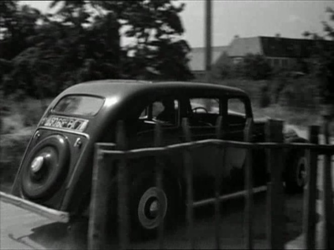 1935 Peugeot 401 DL Familiale