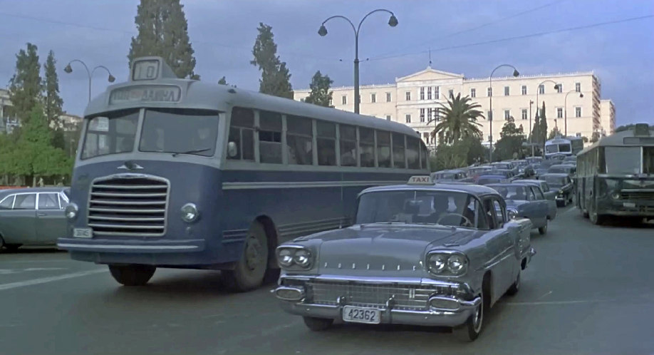 1958 Pontiac Laurentian 4-Door Sedan