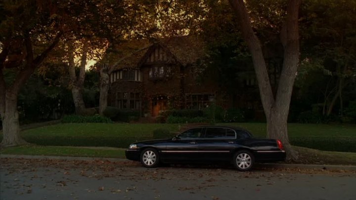 2003 Lincoln Town Car