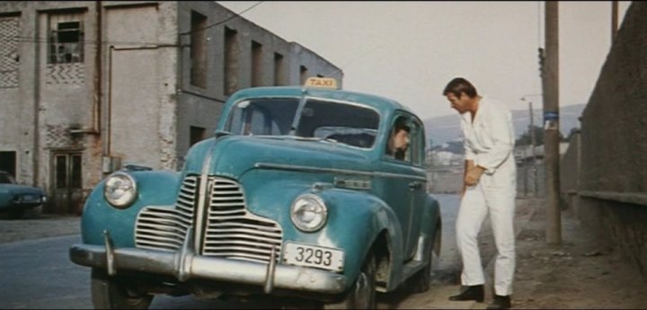 1940 Buick Special Four-Door Sedan [41]