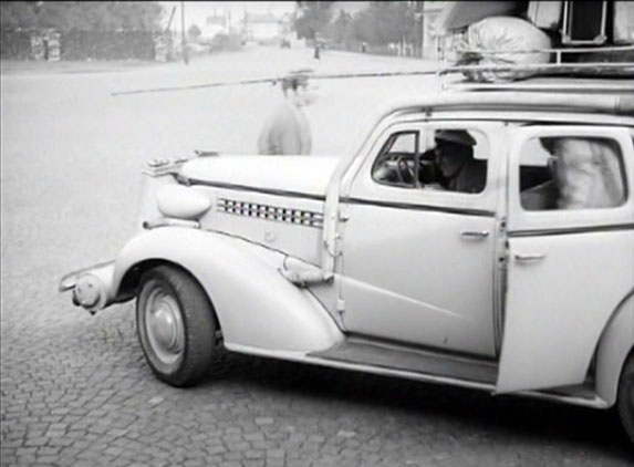 1938 Chevrolet Master De Luxe Sport Sedan [HA]