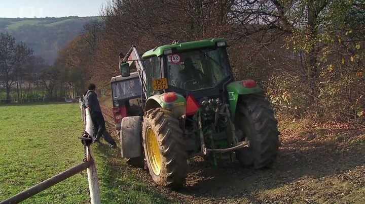 John Deere 6220