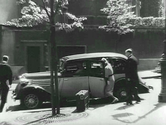 1935 Renault Vivaquatre Conduite Intérieure Taxi [Type KZ23]