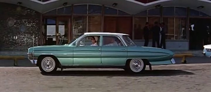 1961 Oldsmobile Dynamic 88 Celebrity Sedan [3269]