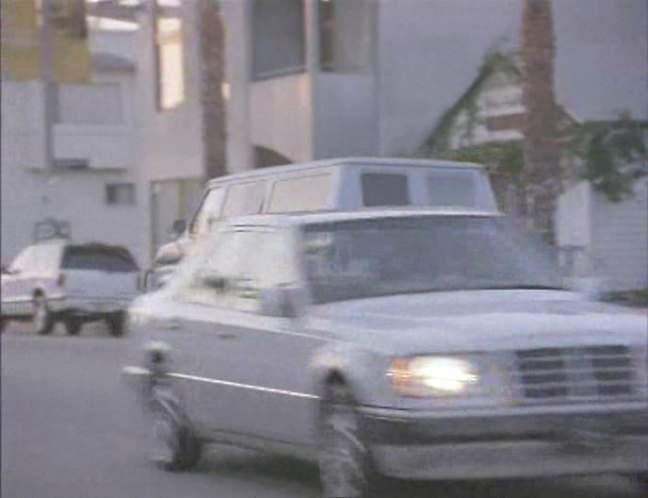 1990 Mercedes-Benz [W124]