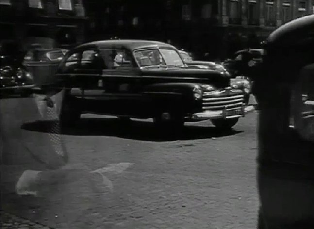 1946 Ford De Luxe Fordor Sedan