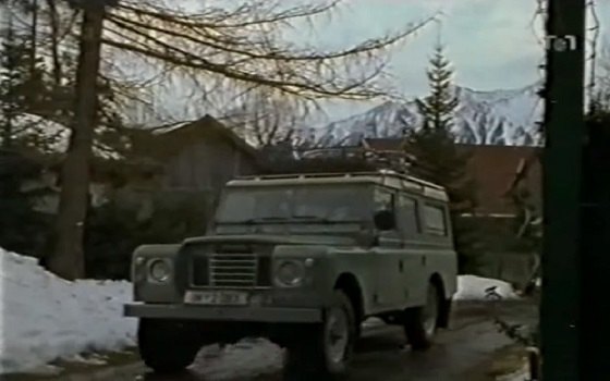 Land-Rover 109'' Series III Station Wagon