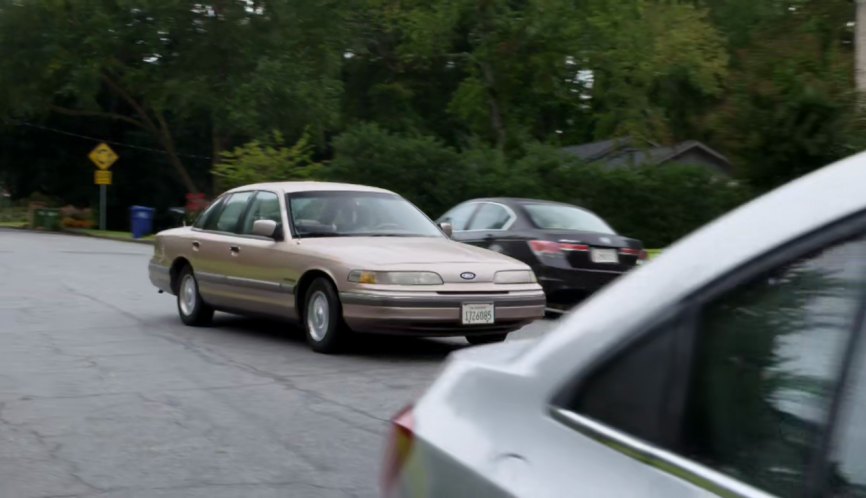 1992 Ford Crown Victoria LX [P74]