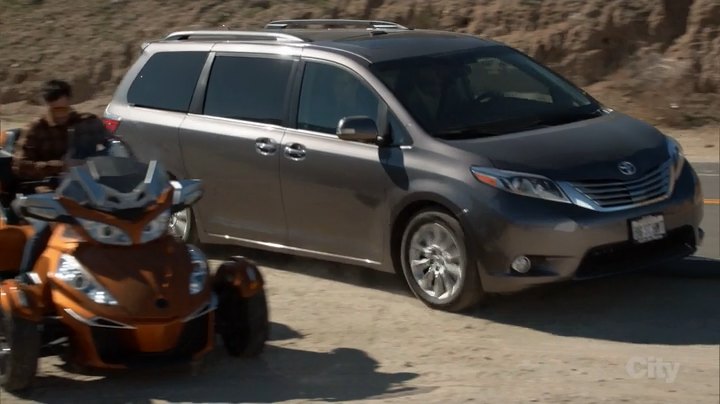 2015 Toyota Sienna [SL30]