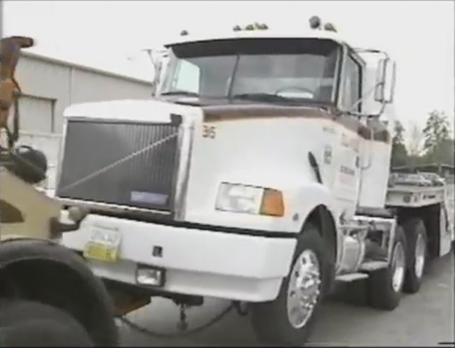 1988 WhiteGMC WCA 64T