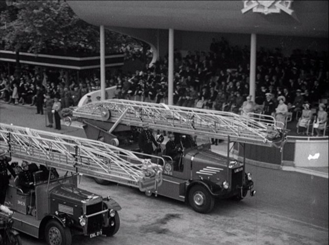 1938 Merryweather Fire Engine Turntable Ladder